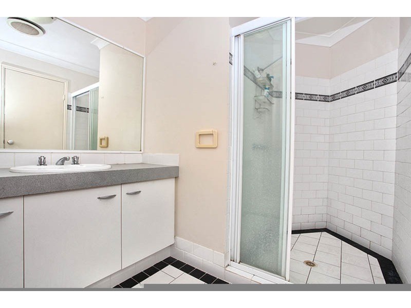 33 Desert Falls Crescent, Parkwood QLD 4214