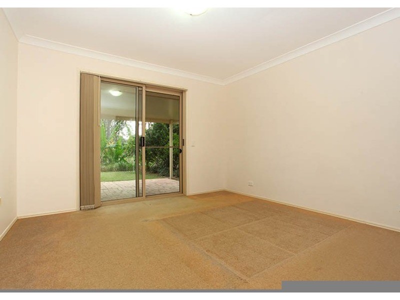 33 Desert Falls Crescent, Parkwood QLD 4214