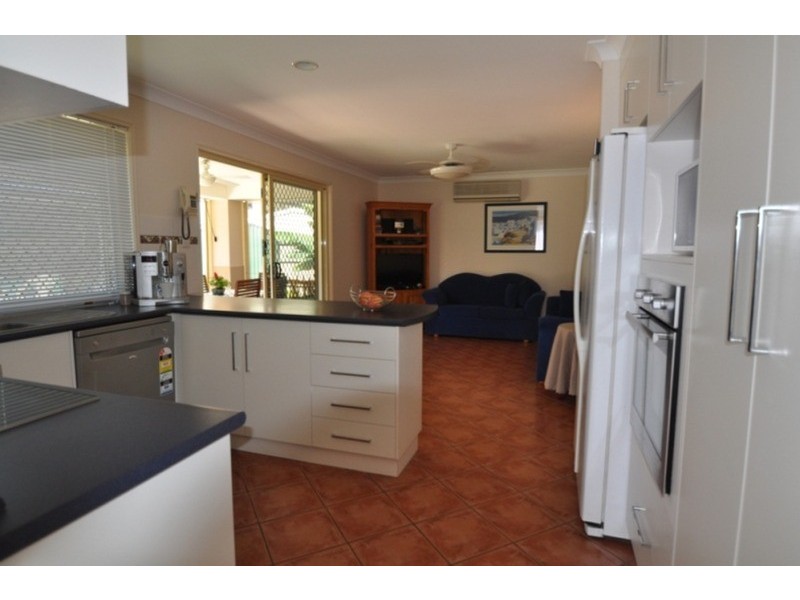 11 Redgum Place, Molendinar QLD 4214