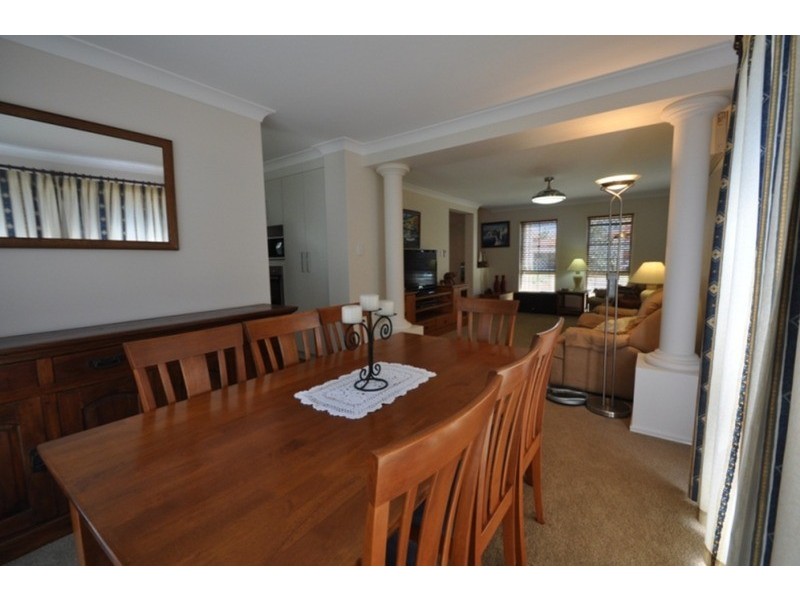 11 Redgum Place, Molendinar QLD 4214