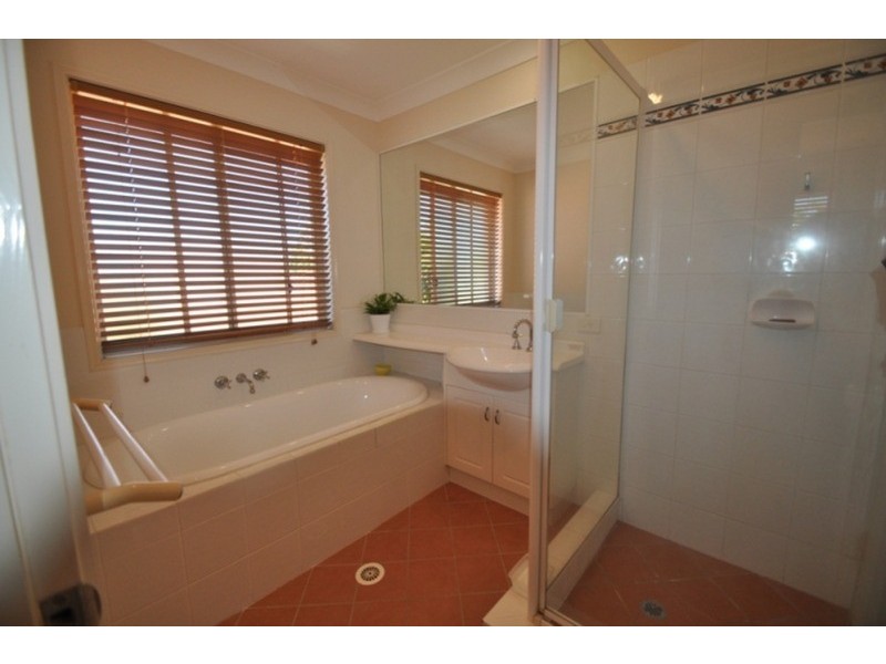 11 Redgum Place, Molendinar QLD 4214