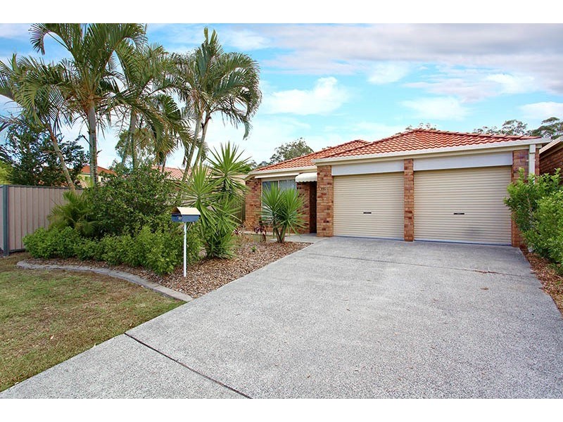 180 Greenacre Drive, Arundel QLD 4214