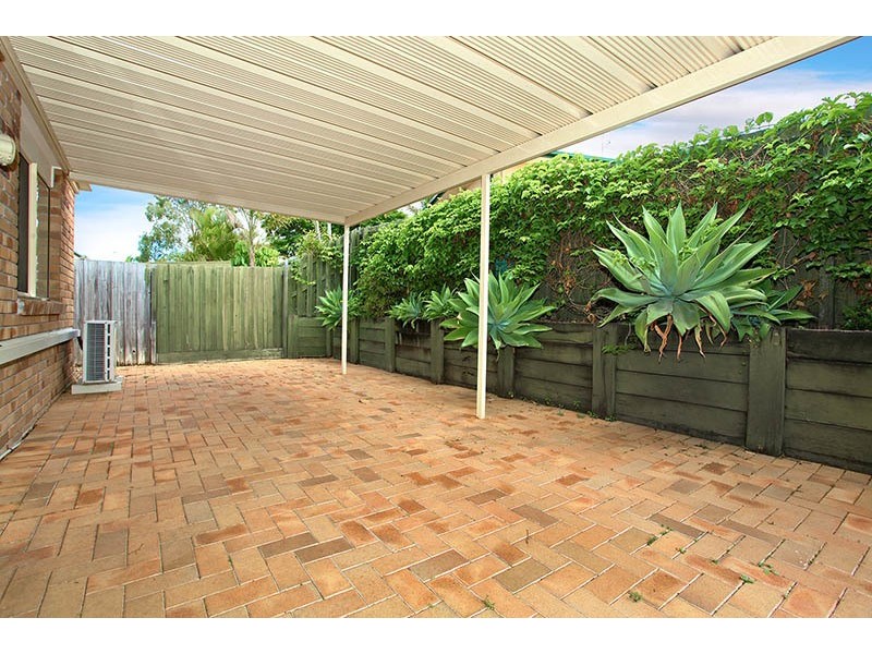 180 Greenacre Drive, Arundel QLD 4214
