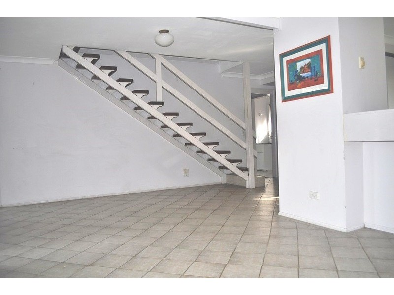 7/202 Central Street, Labrador QLD 4215