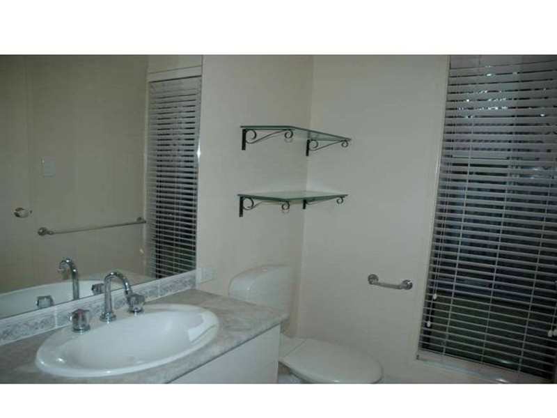 17 Gumleaf Drive, Molendinar QLD 4214