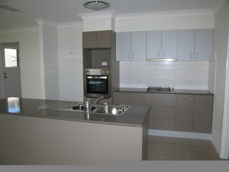 58 Highcrest Circuit, Molendinar QLD 4214