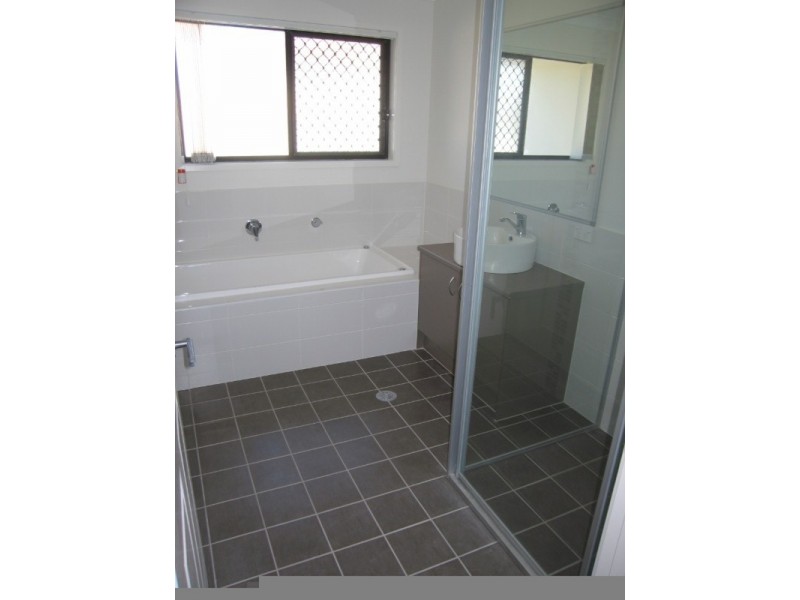 58 Highcrest Circuit, Molendinar QLD 4214