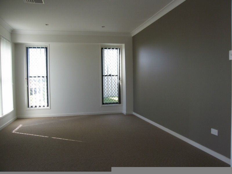 58 Highcrest Circuit, Molendinar QLD 4214