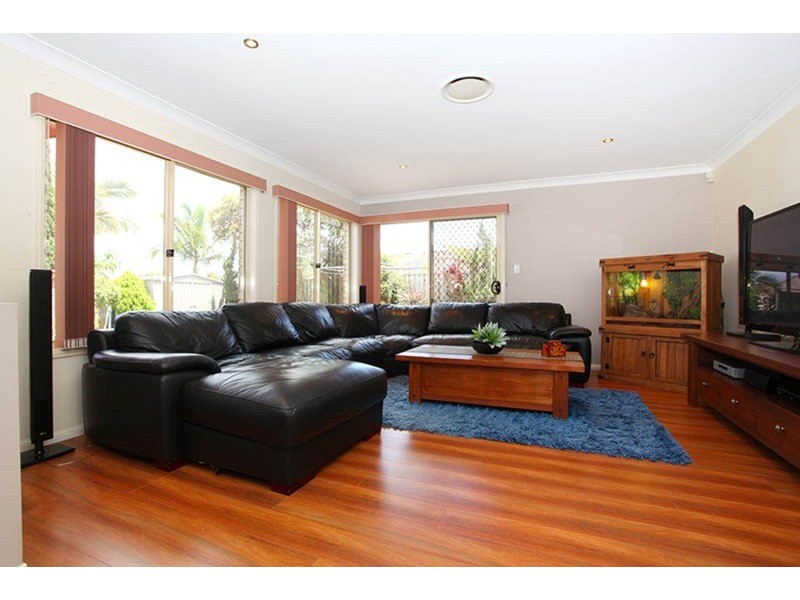 19 Dellwood Circuit, Molendinar QLD 4214