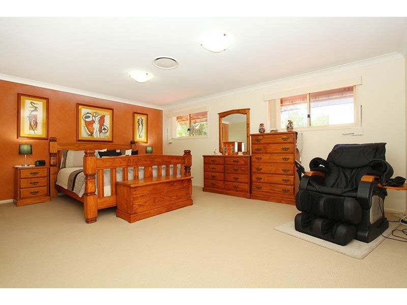 19 Dellwood Circuit, Molendinar QLD 4214