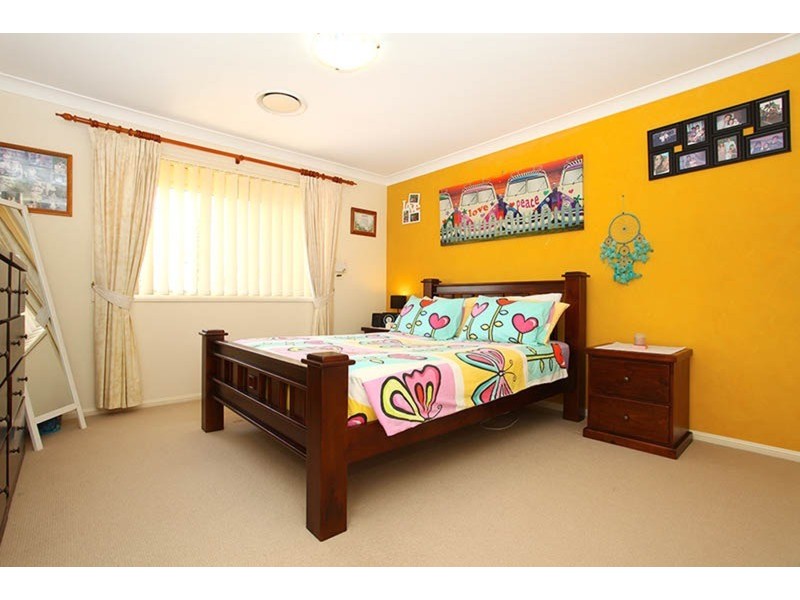 19 Dellwood Circuit, Molendinar QLD 4214