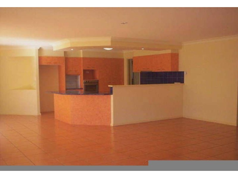 4 Leopard Tree Place, Molendinar QLD 4214