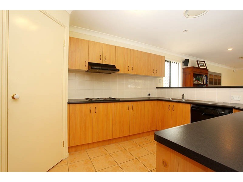 24 Lillywood Circuit, Molendinar QLD 4214