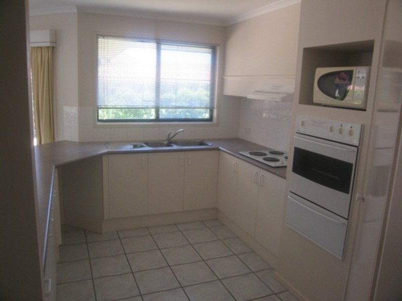 37 Crestwood Drive, Molendinar QLD 4214