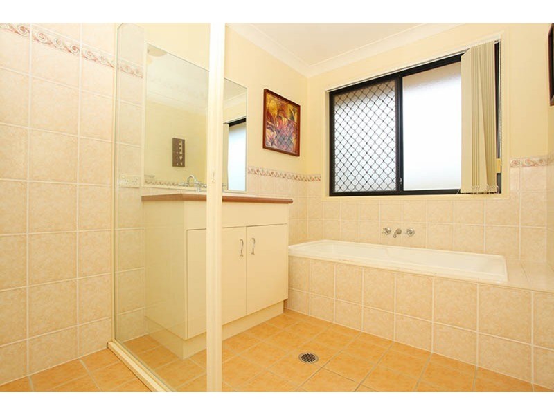 24 LILLYWOOD CIRCUIT, Molendinar QLD 4214