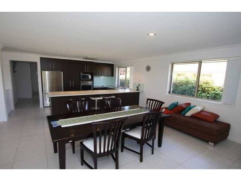 31 Dellwood Circuit, Molendinar QLD 4214