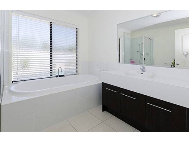 29 Dellwood Circuit, Molendinar QLD 4214