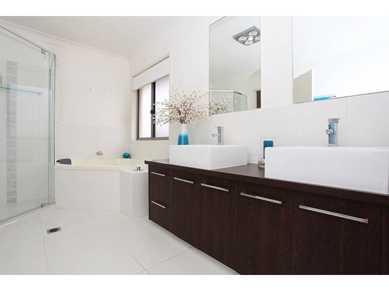 18 Corymbia Way, Molendinar QLD 4214