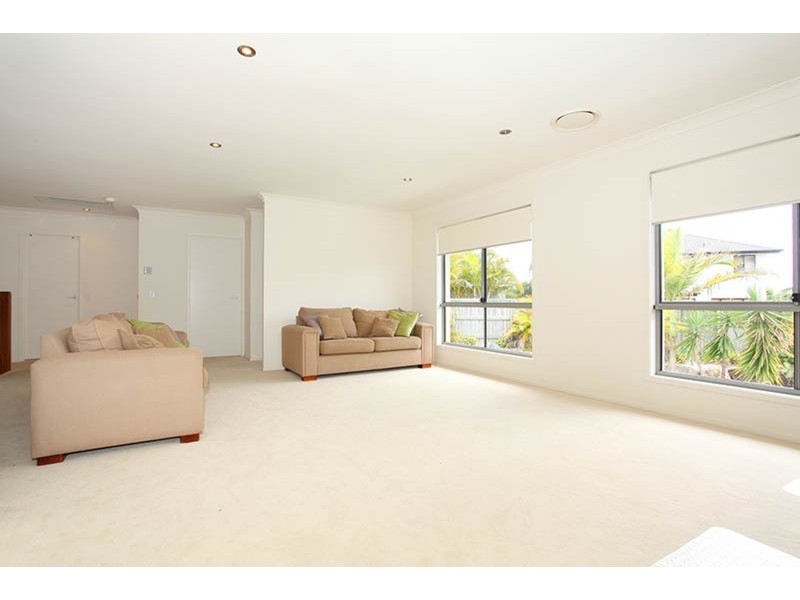 18 Corymbia Way, Molendinar QLD 4214