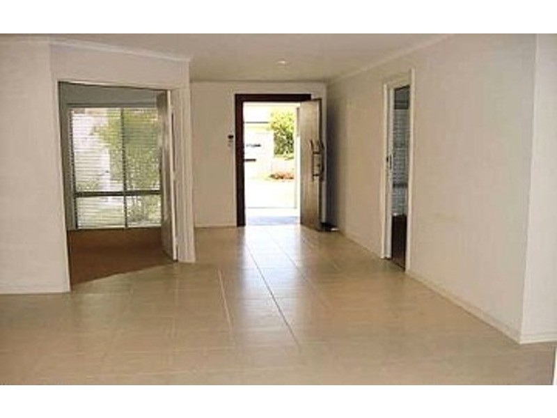 3 Redwood Place, Molendinar QLD 4214