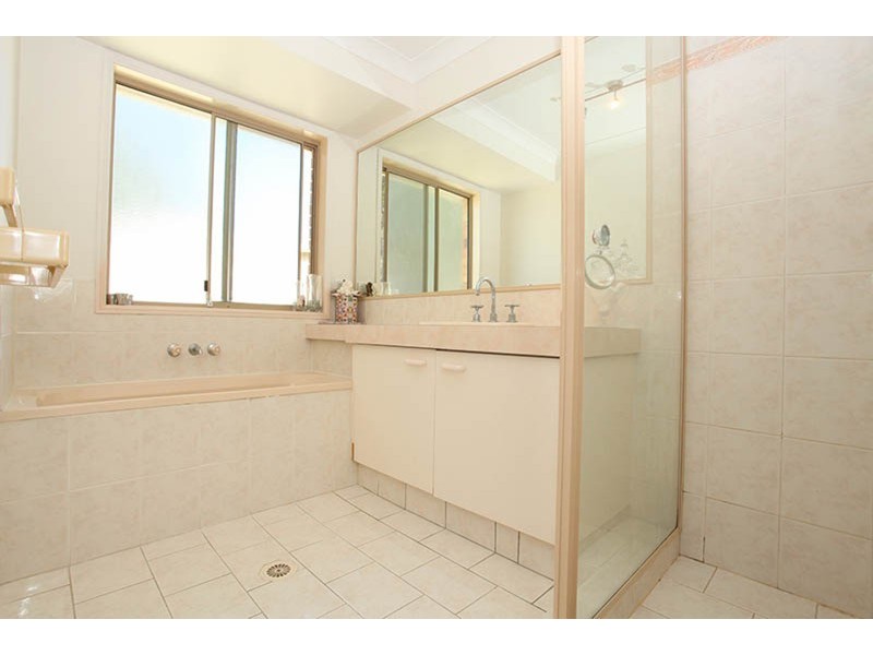 5 Eric sykes Close, Parkwood QLD 4214