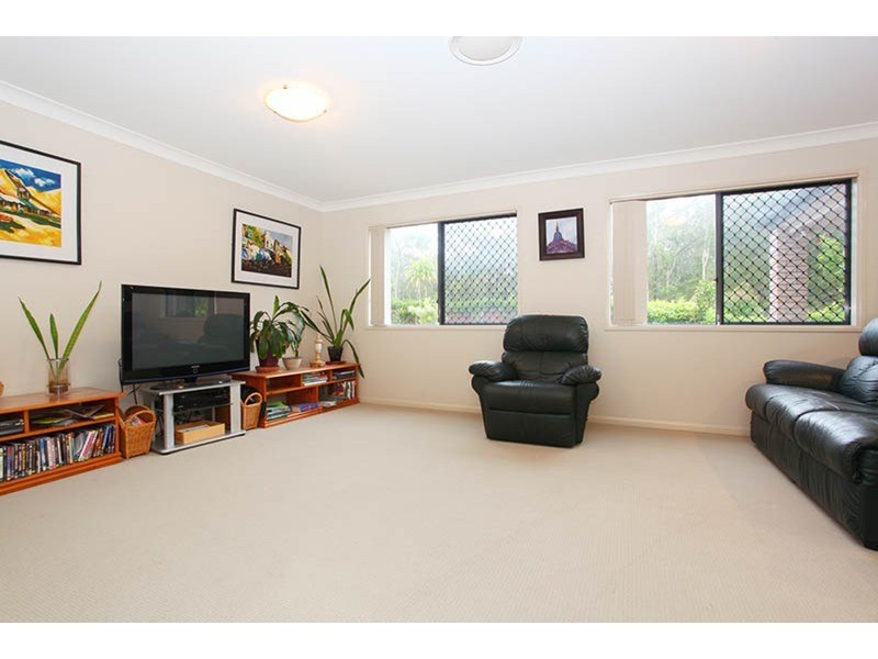 4 Banbrook Court, Molendinar QLD 4214