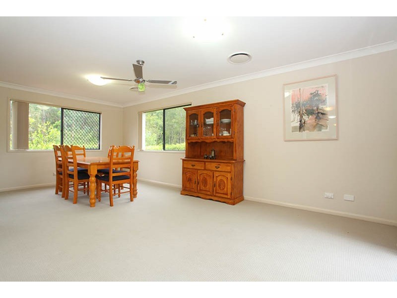 4 Banbrook Court, Molendinar QLD 4214