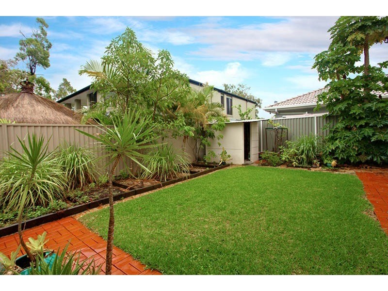 4 Banbrook Court, Molendinar QLD 4214