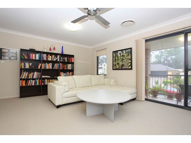 4 Banbrook Court, Molendinar QLD 4214