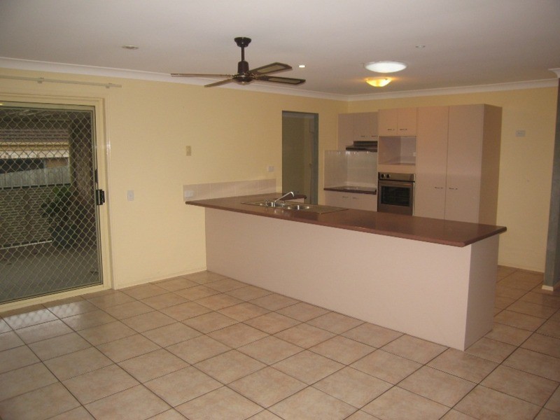 15 Oak Hill Crescent, Parkwood QLD 4214