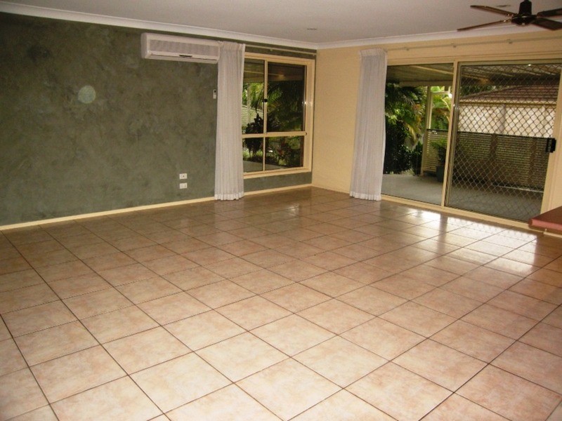 15 Oak Hill Crescent, Parkwood QLD 4214