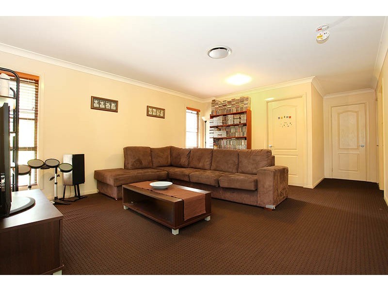 31 Macquarie Avenue, Molendinar QLD 4214