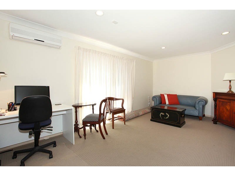 17 Castle Rock Street, Parkwood QLD 4214