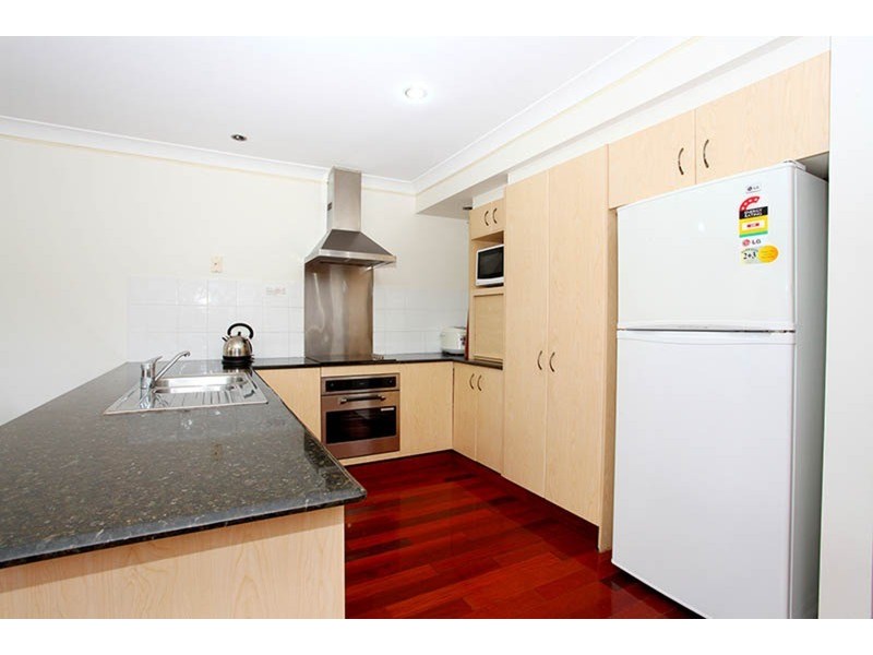 5/18 BLAKE STREET, Southport QLD 4215