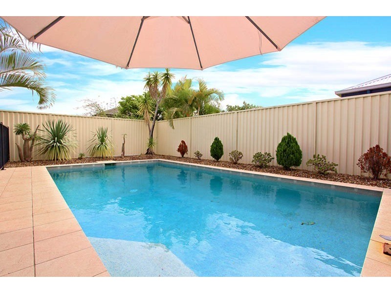 15 Highcrest Circuit, Molendinar QLD 4214