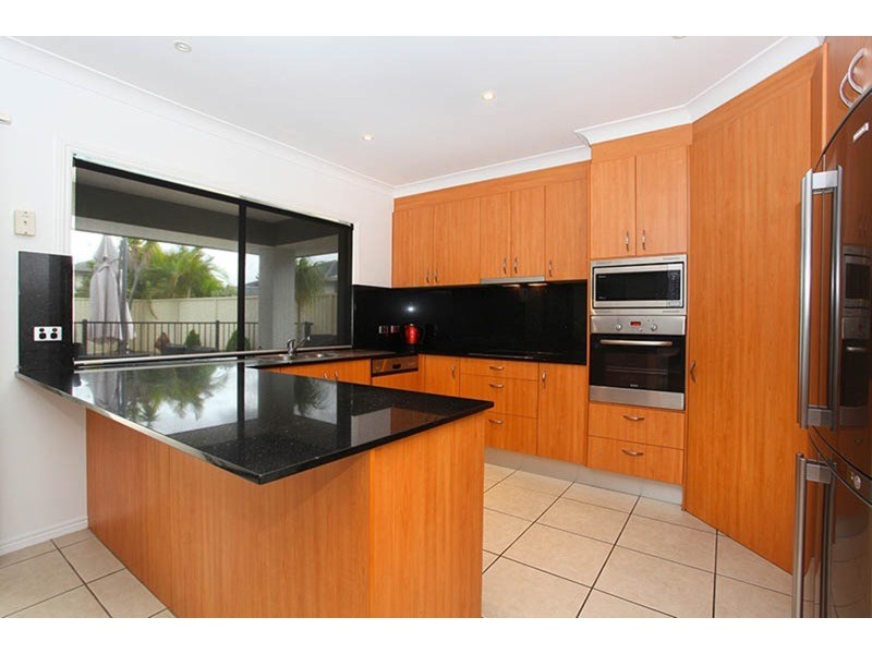 15 Highcrest Circuit, Molendinar QLD 4214