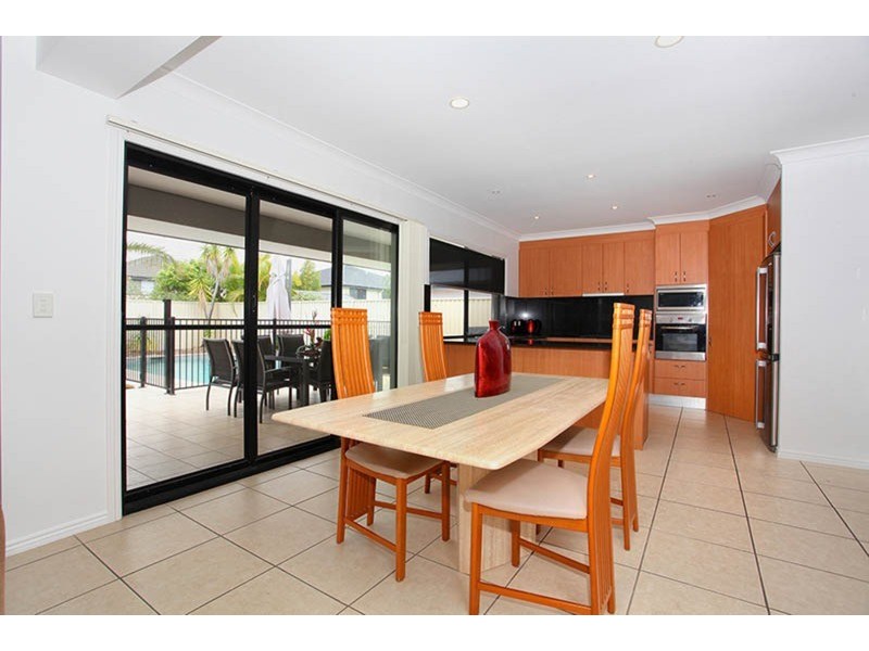 15 Highcrest Circuit, Molendinar QLD 4214