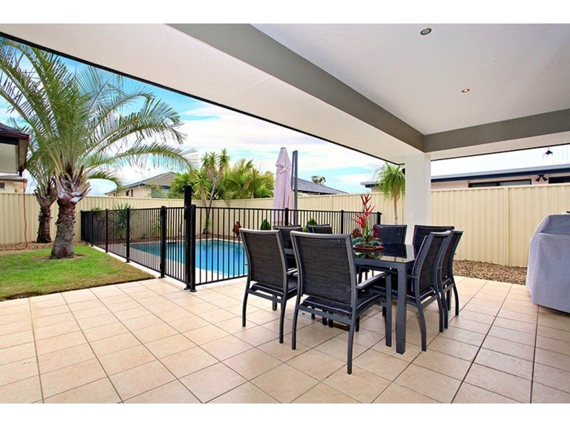 15 Highcrest Circuit, Molendinar QLD 4214