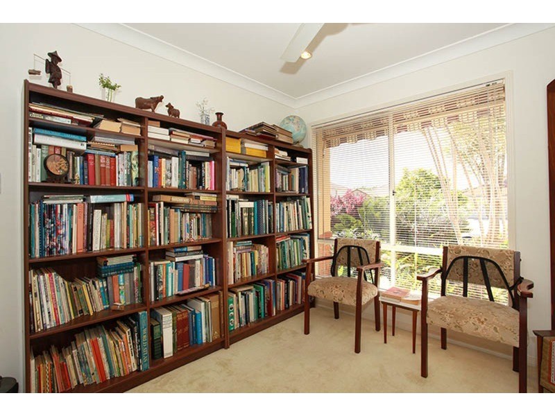 73 Crestwood Drive, Molendinar QLD 4214