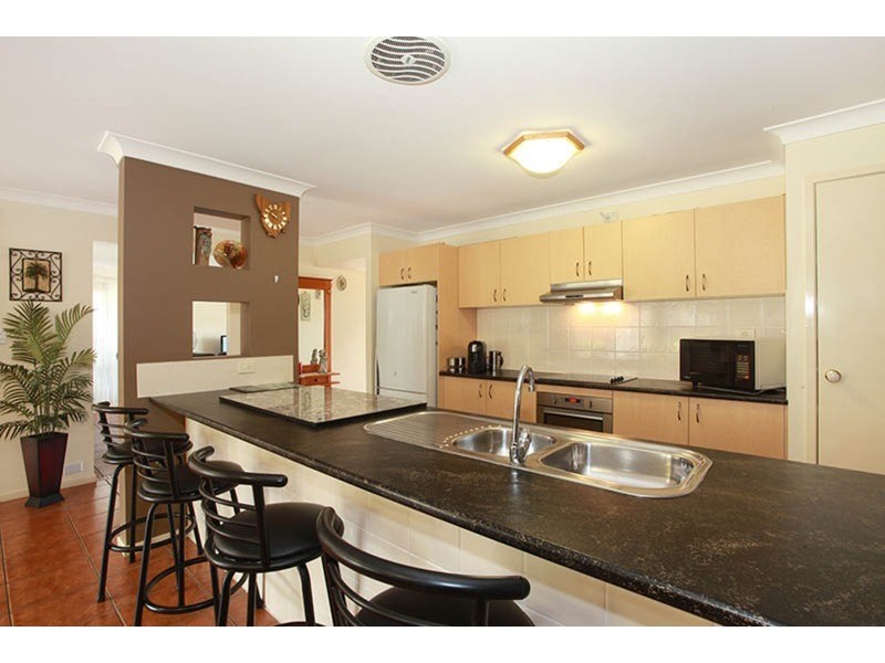 1 Wattlebrush Grove, Molendinar QLD 4214