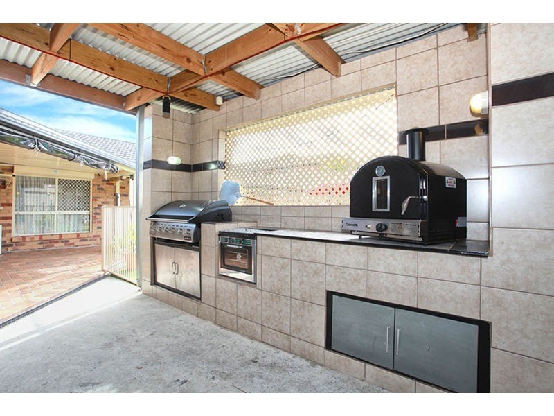1 Wattlebrush Grove, Molendinar QLD 4214