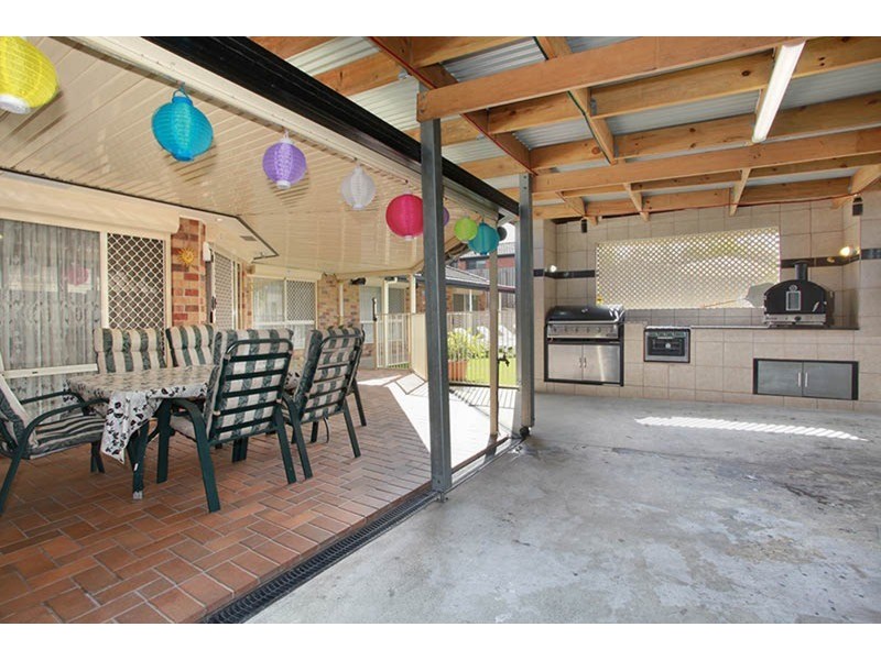 1 Wattlebrush Grove, Molendinar QLD 4214