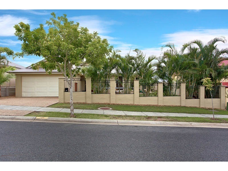 122 Crestwood Drive, Molendinar QLD 4214