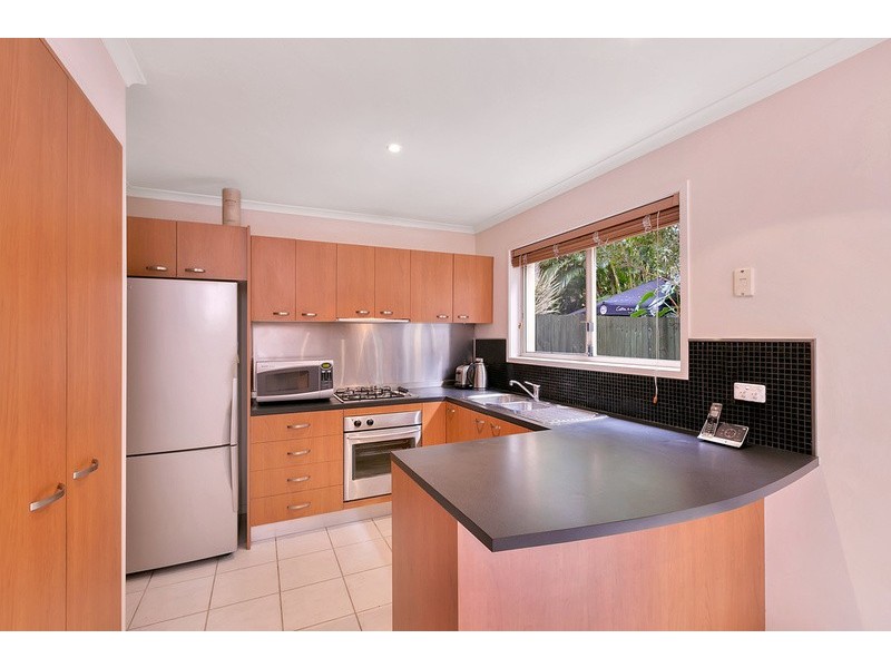 2/93 Eugaree Street, Southport QLD 4215