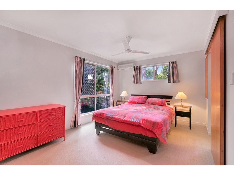 2/93 Eugaree Street, Southport QLD 4215