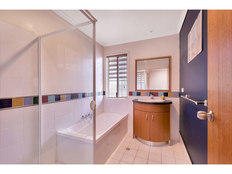 2/93 Eugaree Street, Southport QLD 4215