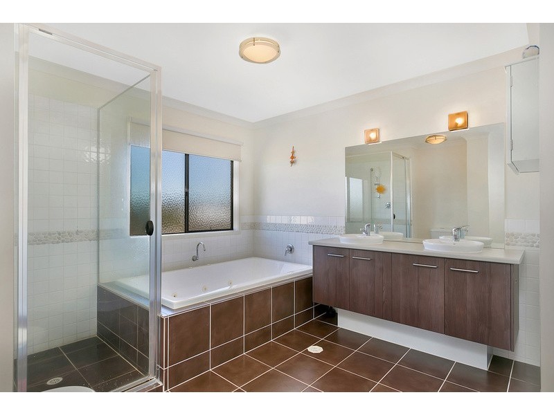 4 Viewridge Way, Molendinar QLD 4214