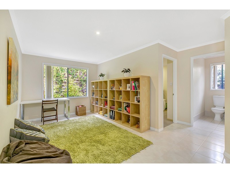 16 Zane Street, Molendinar QLD 4214