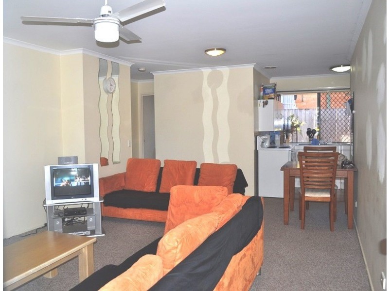 2/189 Musgrave Ave, Labrador QLD 4215