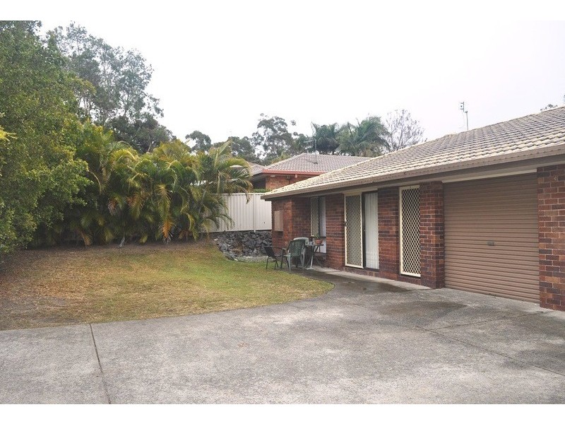 2/189 Musgrave Ave, Labrador QLD 4215